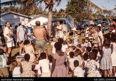 Sunday School Picnic, Vila