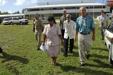 [Assignment: 48-DPA-SOI_K_Majuro_6-11-12-07] Pacific Islands Tour: Visit of Secretary Dirk Kempthorne [and aides] to Majuro Atoll, of the Republic of Marshall Islands [48-DPA-SOI_K_Majuro_6-11-12-07__DI14579.JPG]