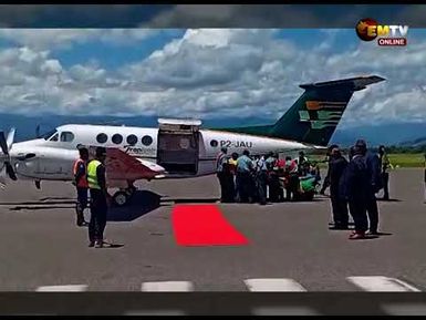 LATE WENGE ARRIVES HOME