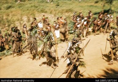 Xmas Dance, Mudumb 1955