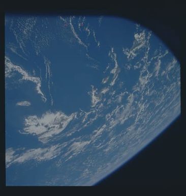 S40-606-006 - STS-040 - Earth observations