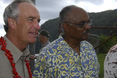 [Assignment: 48-DPA-SOI_K_Amer_Sam] Pacific Islands Tour: Visit of Secretary Dirk Kemmpthorne [and aides] to American Samoa, U.S. Territory [48-DPA-SOI_K_Amer_Sam__DI15254.JPG]