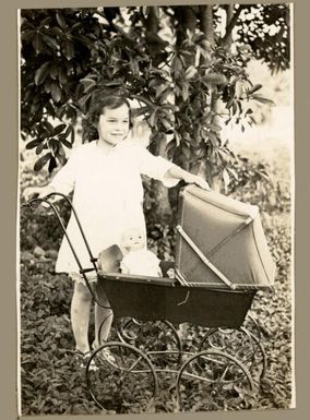 [Portrait of Joan Stanley, New Guinea, ca. 1916]