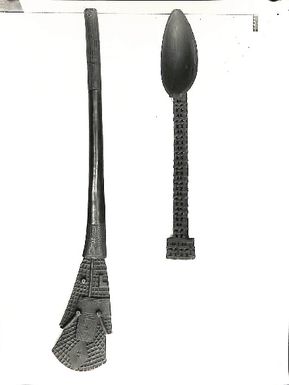 Photo of two wooden objects (XVI/27)