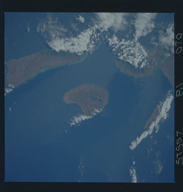 STS057-81-070 - STS-057 - Earth observations during STS-57