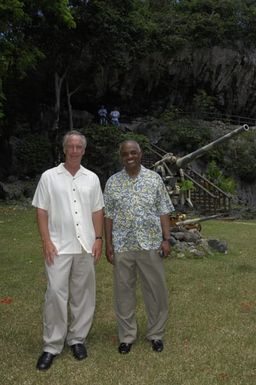 [Assignment: 48-DPA-SOI_K_Saipan_6-5-07] Pacific Islands Tour: Visit of Secretary Dirk Kempthorne [and aides] to Saipan Island, of the Commonwealth of the Northern Mariana Islands [48-DPA-SOI_K_Saipan_6-5-07__DI10685.JPG]