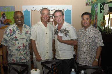 [Assignment: 48-DPA-SOI_K_Guam_6-6-7-07] Pacific Islands Tour: Visit of Secretary Dirk Kempthorne [and aides] to Guam, U.S. Territory [48-DPA-SOI_K_Guam_6-6-7-07__DI11336.JPG]