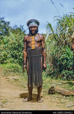 Mt Hagen - Hagen man, bambu sticks