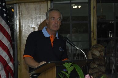 [Assignment: 48-DPA-SOI_K_Pohnpei_6-10-11-07] Pacific Islands Tour: Visit of Secretary Dirk Kempthorne [and aides] to Pohnpei Island, of the Federated States of Micronesia [48-DPA-SOI_K_Pohnpei_6-10-11-07__DI14132.JPG]