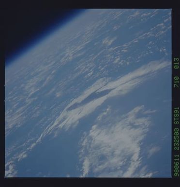 STS091-710-013 - STS-091 - Earth observations taken from orbiter Discovery during STS-91 mission