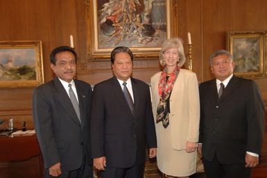 Marshall Islands President Kessai Note, second from left, visiting Department of Interior headquarters for meeting with Secretary Gale Norton