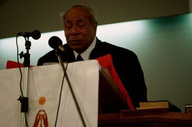 King Taufa'ahau Tupou IV speaking from the pulpit at the dedication of Vaine Mo'onia (The True Vine) church
