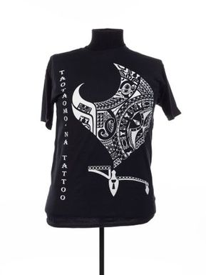 T shirt (tattoo vaka pattern)