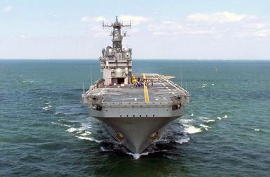 Bow on view of the US Navy (USN) TARAWA CLASS: Amphibious Assault Ship USS SAIPAN (LHA 2) underway off the coast of Virginia Beach, Virginia (VA)