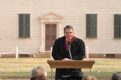 [Assignment: 48-DPA-01-12-09_SOI_K_Mt_Vernon] Visit of Secretary Dirk Kempthorne to Mount Vernon Estate and Gardens, Mount Vernon, Virginia, [for touring and announcement of the U.S. nomination of the George Washington home, along with the Papahanaumokuakea Marine National Monument in Hawaii, for inclusion on the United Nations Educational, Scientific, and Cultural Organization's (UNESCO's) World Heritage List. Joining Secretary Kempthorne for the announcement was James Rees, Executive Director of the Mount Vernon Estate and Gardens.] [48-DPA-01-12-09_SOI_K_Mt_Vernon_DOI_5682.JPG]