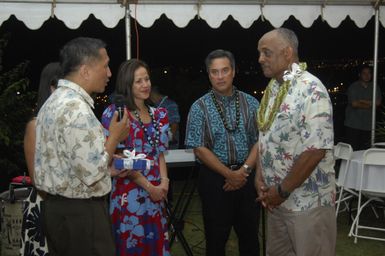 [Assignment: 48-DPA-SOI_K_Guam_6-6-7-07] Pacific Islands Tour: Visit of Secretary Dirk Kempthorne [and aides] to Guam, U.S. Territory [48-DPA-SOI_K_Guam_6-6-7-07__DI11950.JPG]