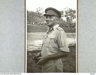 NEW GUINEA. 1943-11-20. QX6026 MAJOR K. A. J. GATEGOOD 2/12TH AUSTRALIAN INFANTRY BATTALION, CHIEF MARSHALL FOR THE CHAMPIONSHIP SPORTS MEETING OF THE 18TH AUSTRALIAN INFANTRY BRIGADE HELD TO ..