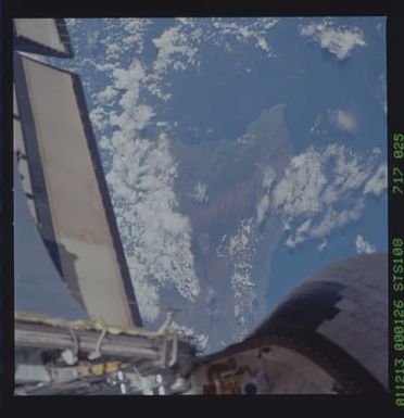 STS108-717-025 - STS-108 - Earth observations taken during STS-108