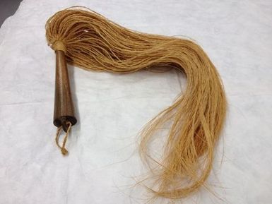 Fue (ceremonial fly whisk)