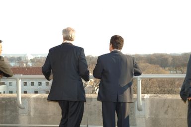 [Assignment: 48-DPA-02-25-08_SOI_K_Pres_Palau] Secretary Dirk Kempthorne [meeting at Main Interior] with government delegation from the Republic of Palau, [led by Palau President Tommy Remengesau. Secretary Kempthorne and President Remengesau discussed, among other subjects, the possibility of creating a National Heritage Area on the Palau island of Peleliu, along with the upcoming Review of the Palau-U.S. Compact of Free Association.] [48-DPA-02-25-08_SOI_K_Pres_Palau_IOD_1109.JPG]