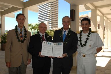 [Assignment: 48-DPA-09-29-08_SOI_K_Isl_Conf_Group] Group photos: participants in the Insular Areas Health Summit [("The Future of Health Care in the Insular Areas: A Leaders Summit") at the Marriott Hotel in] Honolulu, Hawaii, where Interior Secretary Dirk Kempthorne [joined senior federal health officials and leaders of the U.S. territories and freely associated states to discuss strategies and initiatives for advancing health care in those communinties [48-DPA-09-29-08_SOI_K_Isl_Conf_Group_DOI_0634.JPG]