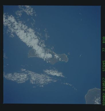 S45-77-080 - STS-045 - STS-45 earth observations