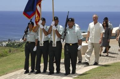 [Assignment: 48-DPA-SOI_K_Guam_6-6-7-07] Pacific Islands Tour: Visit of Secretary Dirk Kempthorne [and aides] to Guam, U.S. Territory [48-DPA-SOI_K_Guam_6-6-7-07__DI11410.JPG]