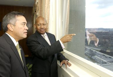 Secretary Alphonso Jackson with Guam Governor Felix Camacho - Secretary Alphonso Jackson meeting with Guam Governor Felix Camacho at HUD Headquarters