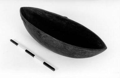 Wooden bowl, vessels, bowl, food trough [?], bowl,