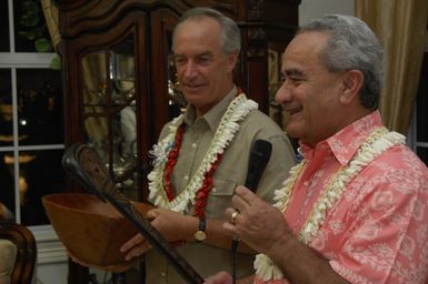 [Assignment: 48-DPA-SOI_K_Amer_Sam] Pacific Islands Tour: Visit of Secretary Dirk Kemmpthorne [and aides] to American Samoa, U.S. Territory [48-DPA-SOI_K_Amer_Sam__DI15494.JPG]