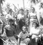 Polopolo 'ufi, F.W.C.T. Toutu'u, Mo'ungasiu. Women in yam garden.