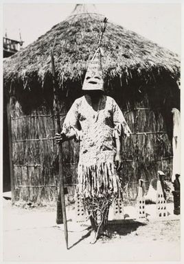 Daniela Tangitoru in traditional costume