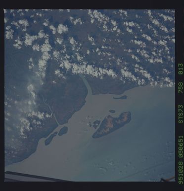 STS073-758-013 - STS-073 - Earth observations taken from shuttle orbiter Columbia