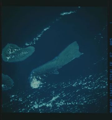 S41-87-085 - STS-041 - STS-41 earth observations