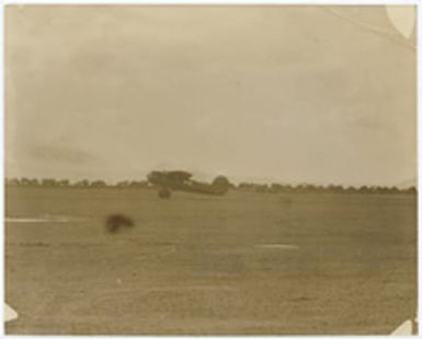 [Amelia Earhart landing Lockheed Model 5C Vega aircraft]