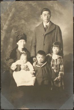 Family portrait of Issei and Nisei