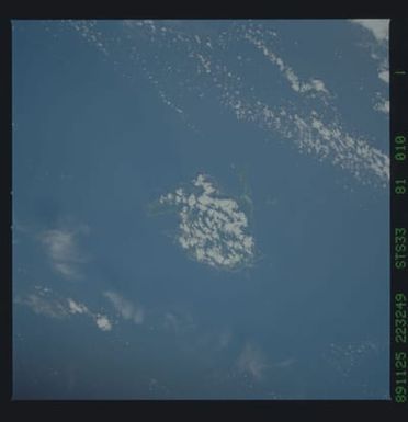 S33-81-010 - STS-033 - STS-33 earth observations