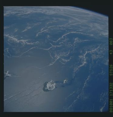 S26-43-083 - STS-026 - STS-26 earth observations