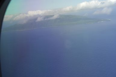 [Assignment: 48-DPA-SOI_K_Amer_Sam] Pacific Islands Tour: Visit of Secretary Dirk Kemmpthorne [and aides] to American Samoa, U.S. Territory [48-DPA-SOI_K_Amer_Sam__DI15728.JPG]