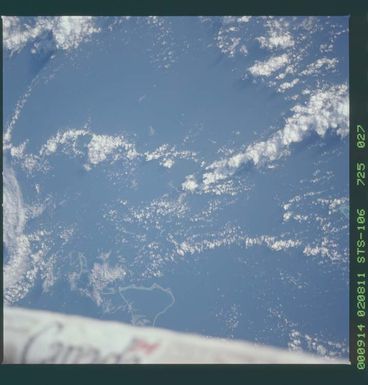 STS106-725-027 - STS-106 - Earth observation views taken from Atlantis during STS-106.