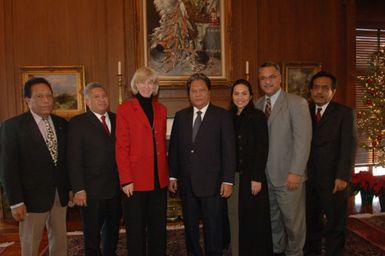 Marshall Islands delegation, including Minister of Foreign Affairs Gerald Zackios, second from left, and President Kessai Note, fourth from left, visiting Department of Interior headquarters for discussions with Secretary Gale Norton, third from left, on U.S. programs related to long-range impact of mid-20th Century nuclear testing in Marshall Islands vicinity