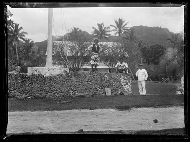 House of Tinomana Ariki, Rarotonga, during the visit of HMS Mildura with Lord Ranfurly and party