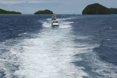 [Assignment: 48-DPA-SOI_K_Palau_6-7-9-07] Pacific Islands Tour: Visit of Secretary Dirk Kempthorne [and aides] to Palau Islands, Republic of Palau [48-DPA-SOI_K_Palau_6-7-9-07__DI12768.JPG]