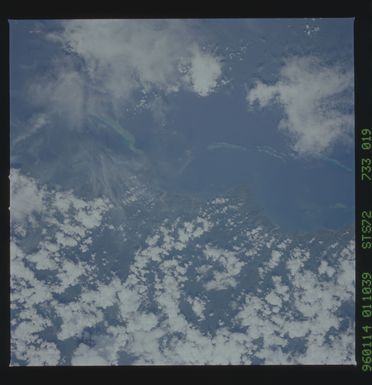 STS072-733-019 - STS-072 - Earth observations taken from shuttle orbiter Endeavour during STS-72 mission