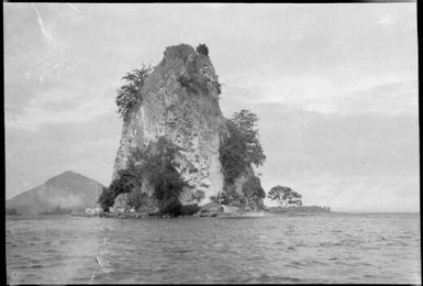 Beehives, Rabaul Harbour, New Guinea, ca. 1929, 2 / Sarah Chinnery