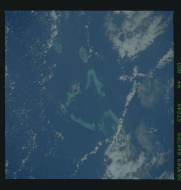 S49-94-003 - STS-049 - Earth observations taken during STS-49 mission