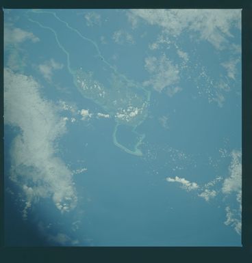 S09-39-2434 - STS-009 - Earth observations taken by the STS-9 crew