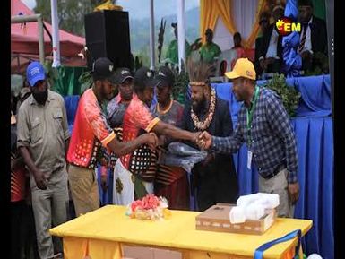 SCHOOL RECEIVES LAPTOP