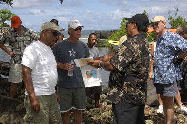 [Assignment: 48-DPA-SOI_K_Pohnpei_6-10-11-07] Pacific Islands Tour: Visit of Secretary Dirk Kempthorne [and aides] to Pohnpei Island, of the Federated States of Micronesia [48-DPA-SOI_K_Pohnpei_6-10-11-07__DI13856.JPG]