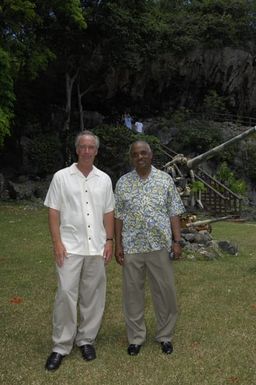 [Assignment: 48-DPA-SOI_K_Saipan_6-5-07] Pacific Islands Tour: Visit of Secretary Dirk Kempthorne [and aides] to Saipan Island, of the Commonwealth of the Northern Mariana Islands [48-DPA-SOI_K_Saipan_6-5-07__DI10686.JPG]